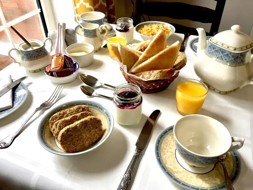 Bed & Breakfast Balally House Shannon